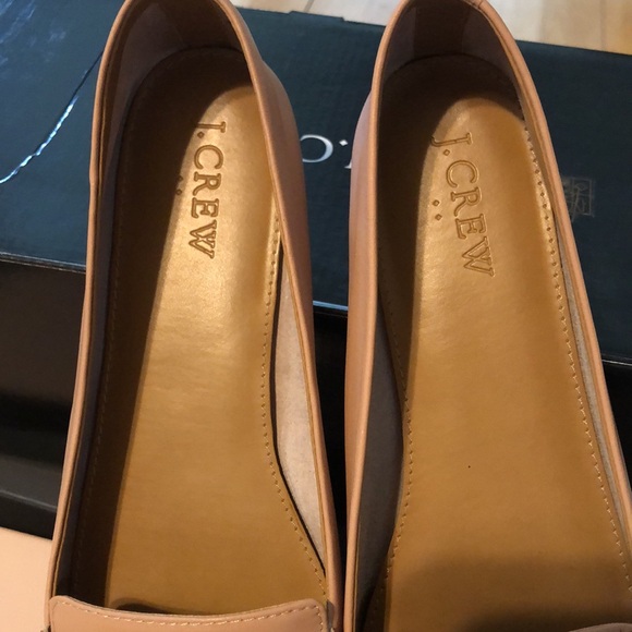 Elegant Nude Loafers - Picture 2 of 8